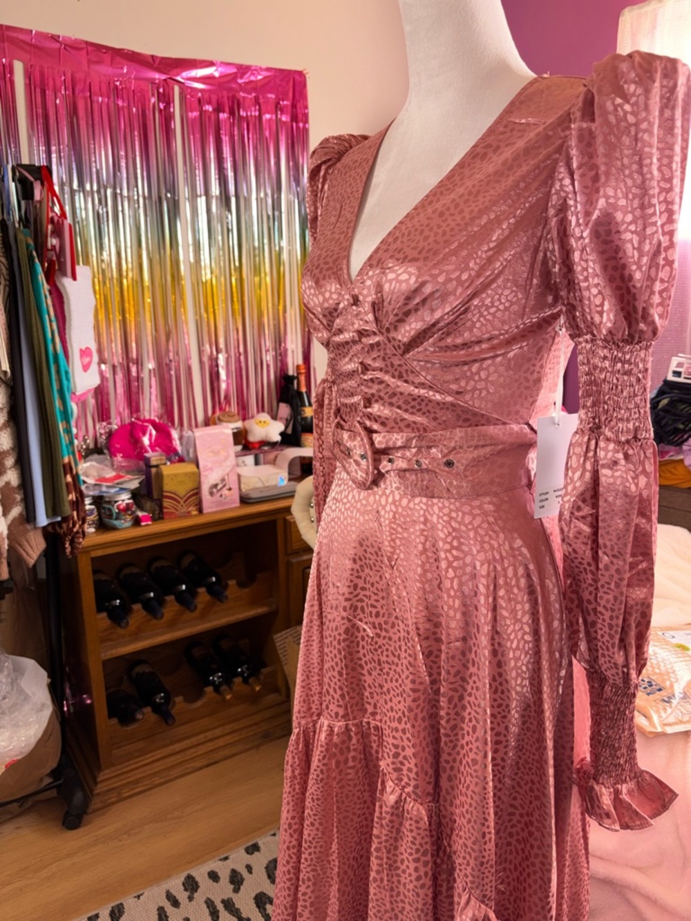 Rosevelvet Pink Satin Long Sleeve Animal Print Belted Gown - Picture 5 of 6